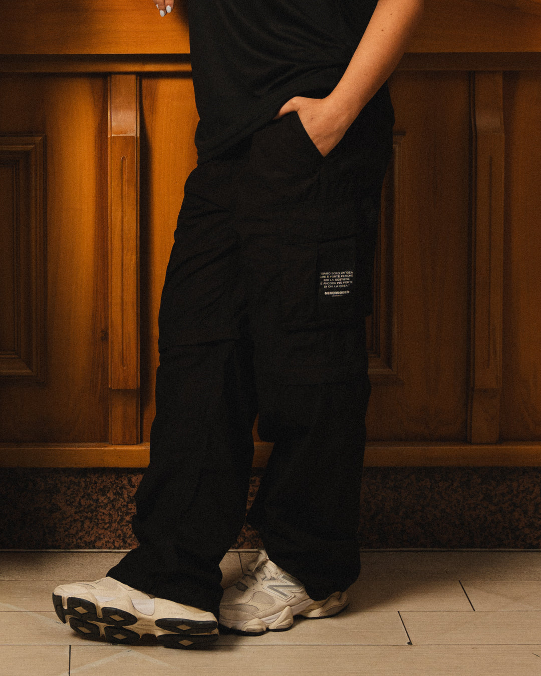 BLACK PARACHUTE PANTS