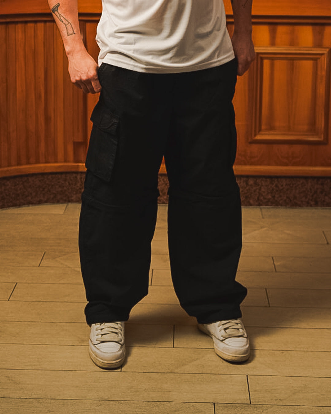 BLACK PARACHUTE PANTS